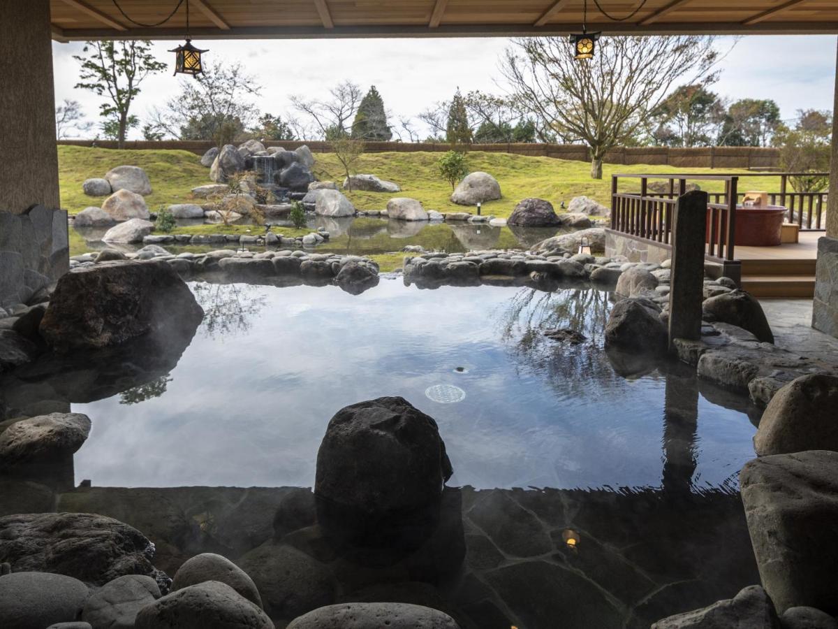 Отель La Vista Kirishima Hills Экстерьер фото